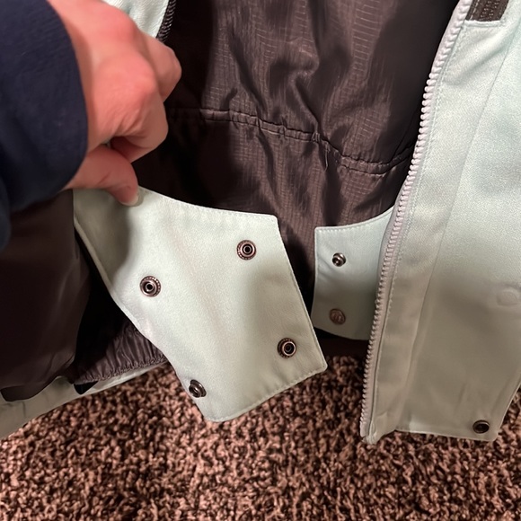 XS Mint green DC ski jacket. 10,000 MM Waterproof. Many pockets. Gently used. - Picture 17 of 17